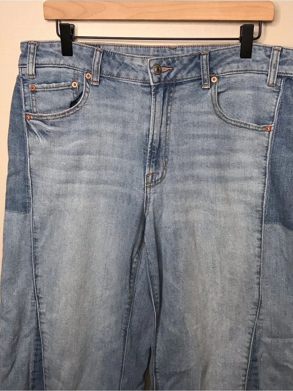 American Eagle Low Rise Baggy Wide Leg Jeans Women’s Size 12 - Picture 2 of 7